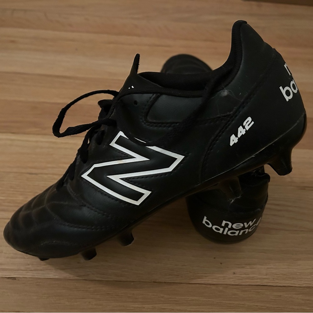 New Balance 442 V2 Academy FG Black White Soccer Cleats Size 9